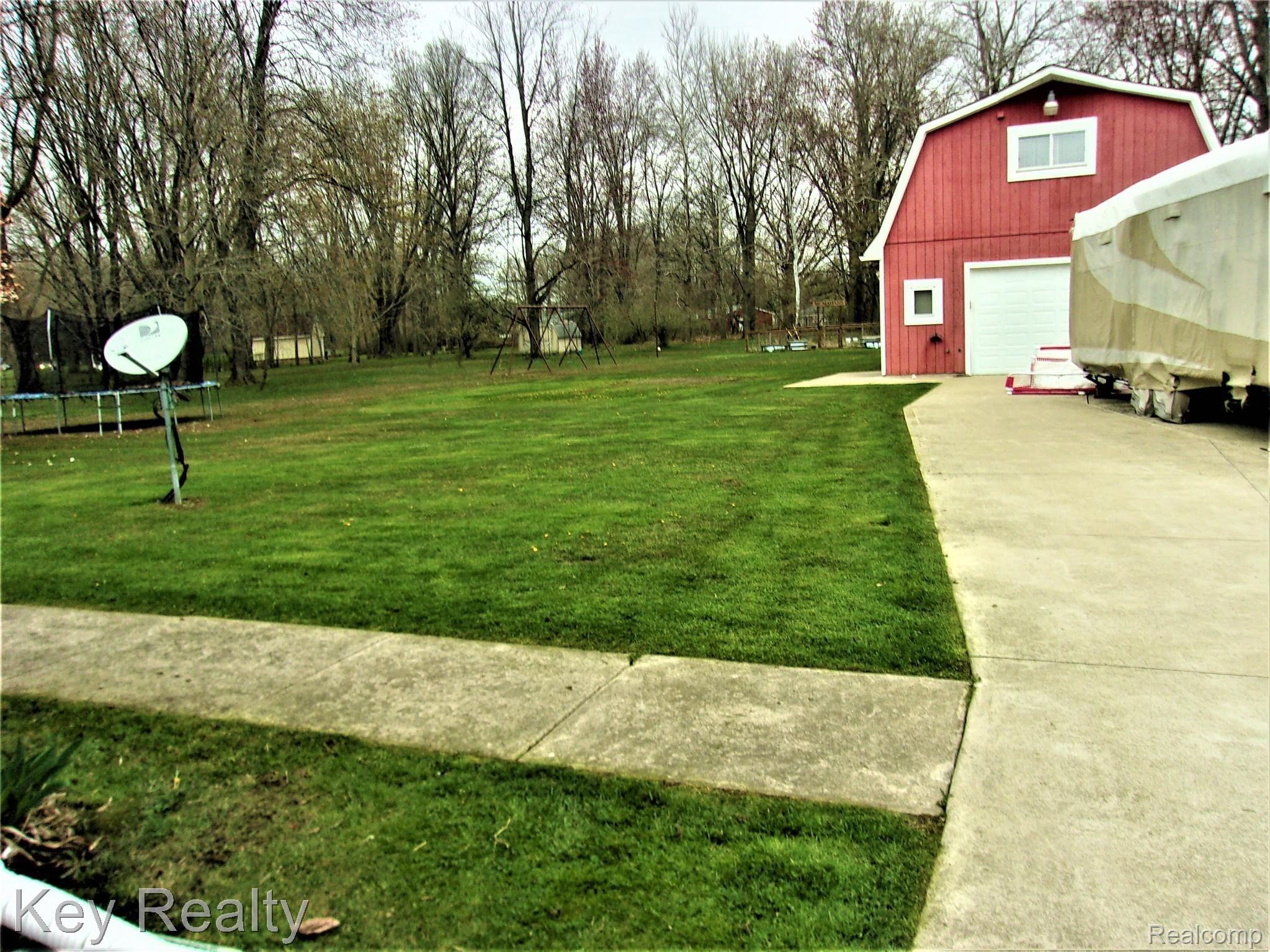 19131 Hannan Road New Boston, MI 48164 - Photo 3 of 57 244_3263 (3).JPG