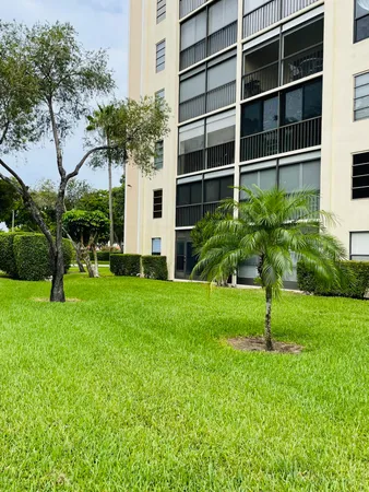 $3,900 | 14476 Amberly Lane, Unit 208, Delray Beach, FL 33446