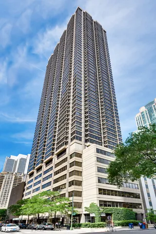 $2,325 | 30 East Huron Street, Unit 4603, Chicago, IL 60611