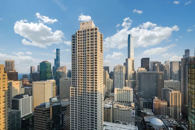 $2,325 | 30 East Huron Street, Unit 4603, Chicago, IL 60611