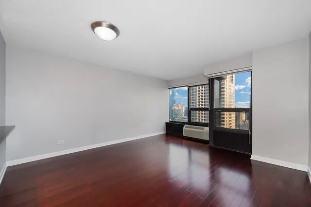 $2,325 | 30 East Huron Street, Unit 4603, Chicago, IL 60611