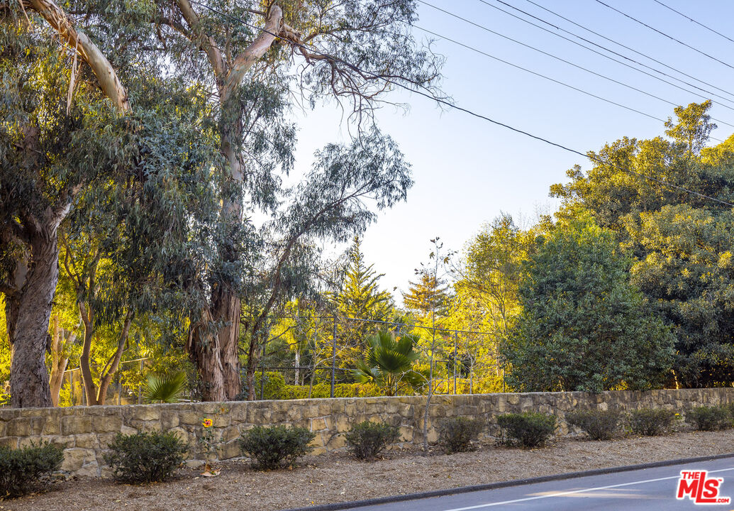 465 A Hot Springs Road Montecito, CA 93108 - Photo 3 of 8 a view of a yard