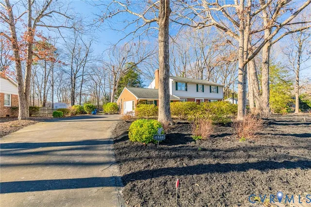 a view of a garden with pathway