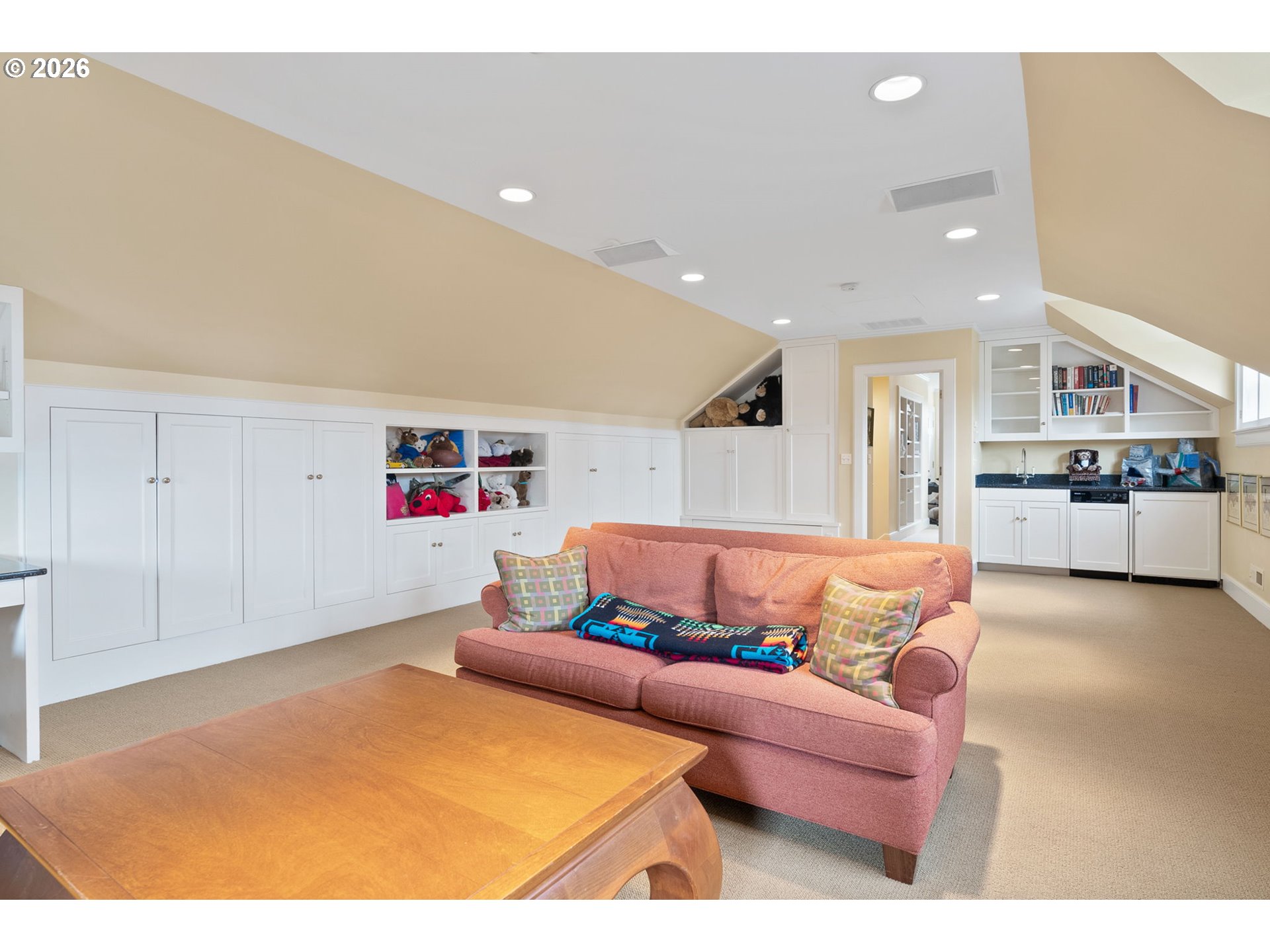 2393 South Military Road Portland, OR 97219 - Photo 32 of 48 a living room with furniture and kitchen view