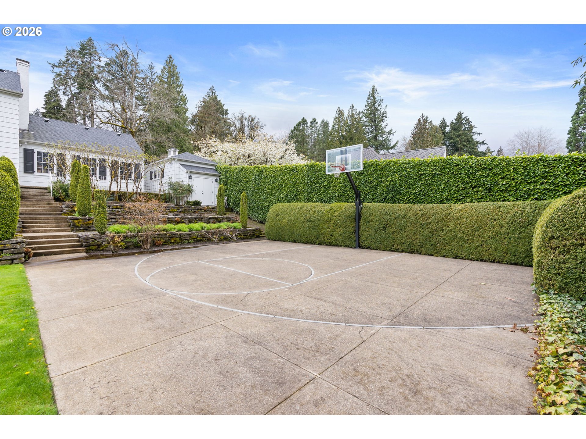 2393 South Military Road Portland, OR 97219 - Photo 38 of 48 a view of outdoor space and yard