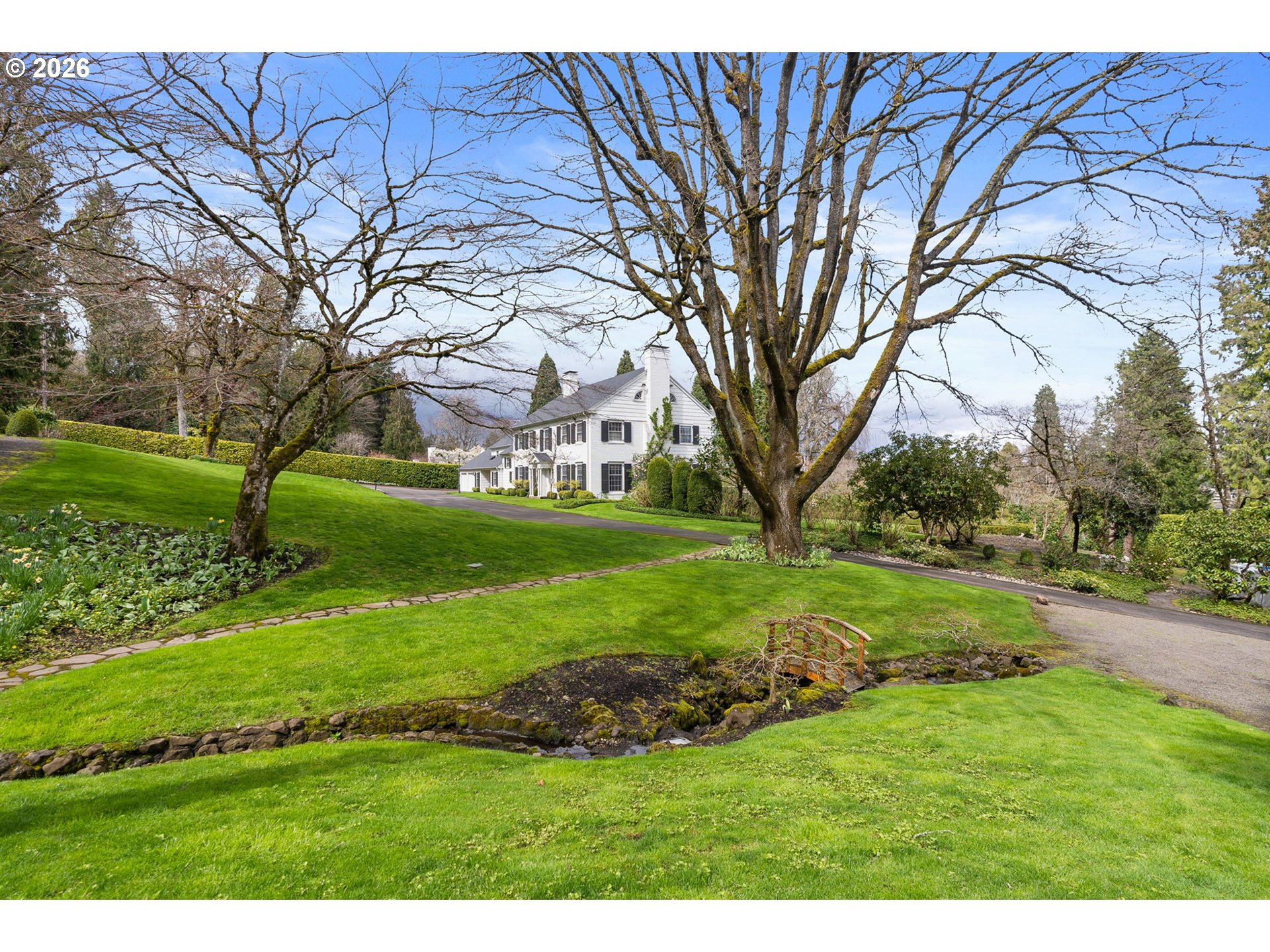 2393 South Military Road Portland, OR 97219 - Photo 43 of 48 a view of grassy field with trees