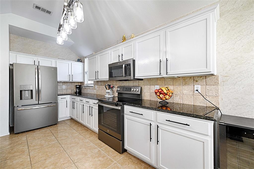 3114 Blake Street Corinth, TX 76210 - Photo 13 of 36