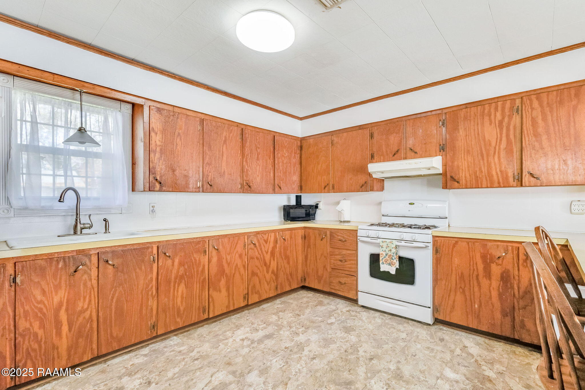 108 Lorna Street Lafayette, LA 70508 - Photo 11 of 21 9-web-or-mls-108 lorna st-9