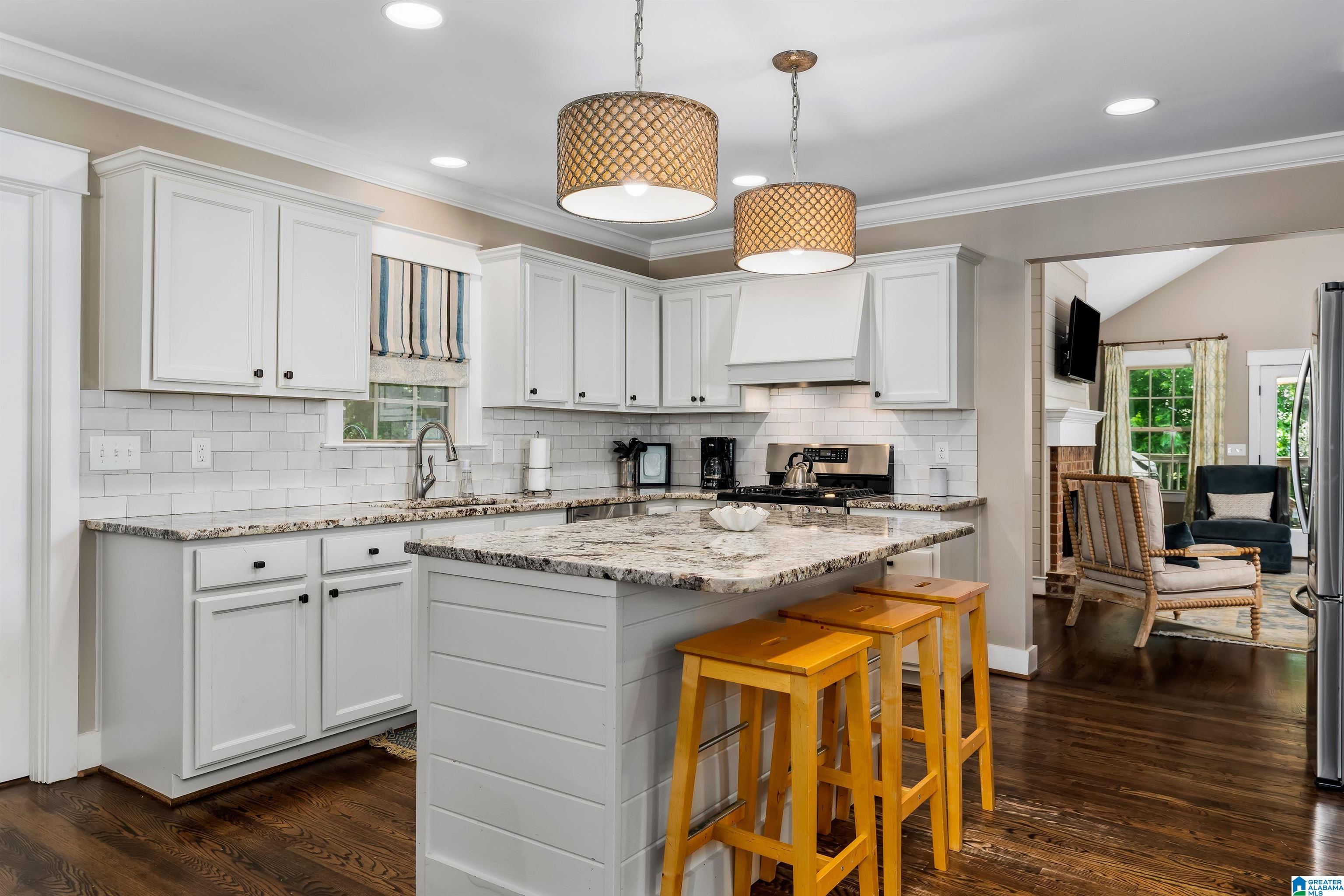 2011 Chestnut Road Vestavia Hills, AL 35216 - Photo 8 of 33