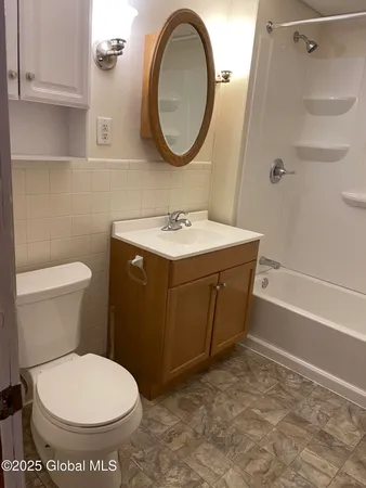 $250,000 | 19 Ingersoll Avenue, Schenectady, NY 12305