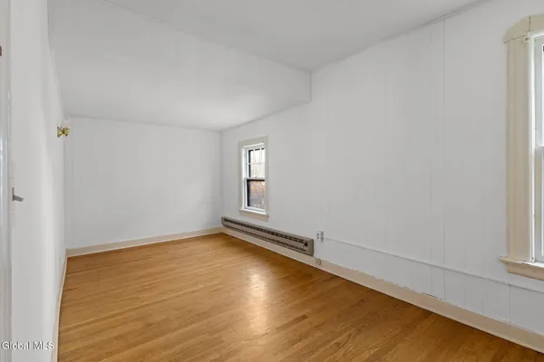 $250,000 | 19 Ingersoll Avenue, Schenectady, NY 12305