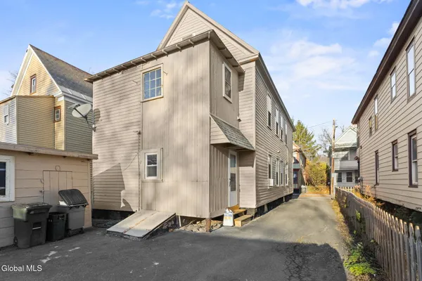 $250,000 | 19 Ingersoll Avenue, Schenectady, NY 12305