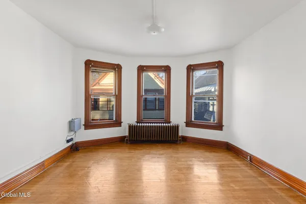 $250,000 | 19 Ingersoll Avenue, Schenectady, NY 12305