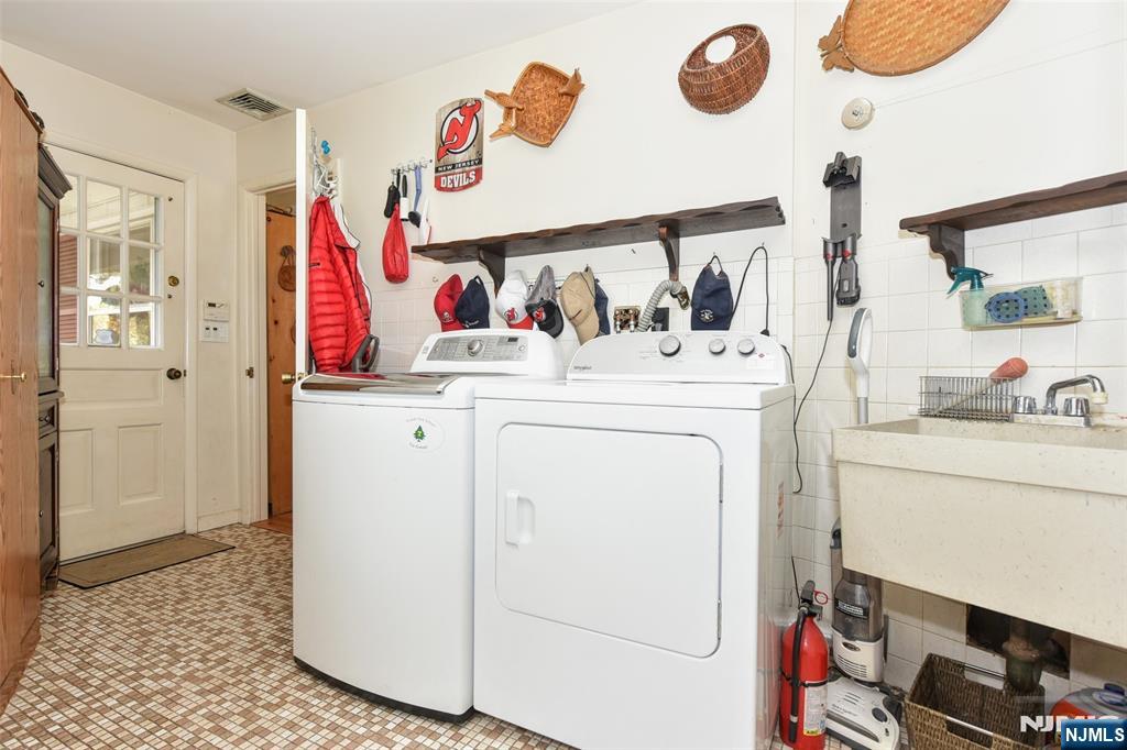 951 Berdan Avenue Wayne, NJ 07470 - Photo 14 of 39