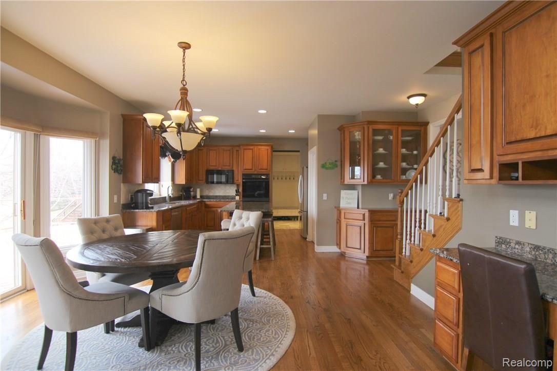 1217 Tulberry Circle Rochester, MI 48306 - Photo 9 of 34 Tulberry Cir Kitchen.jpg