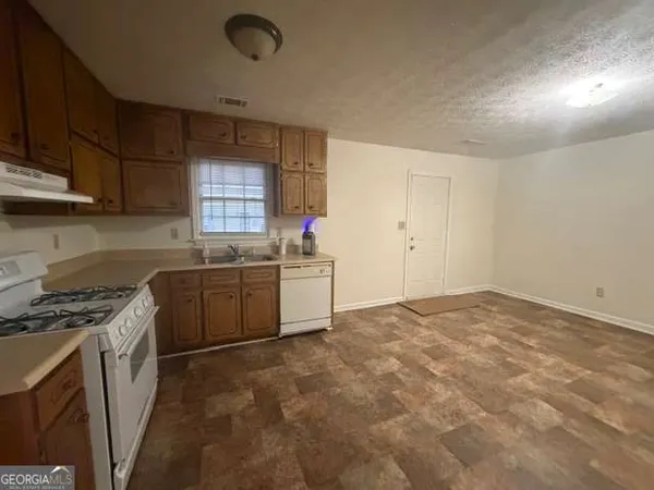 $1,350 | 10312 Canyon Trail, Jonesboro, GA 30238