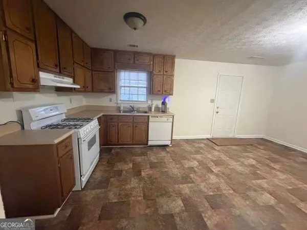 $1,350 | 10312 Canyon Trail, Jonesboro, GA 30238