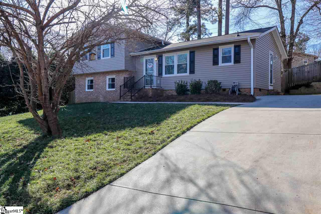 304 Jamestown Road Easley, SC 29640 - Photo 1 of 36