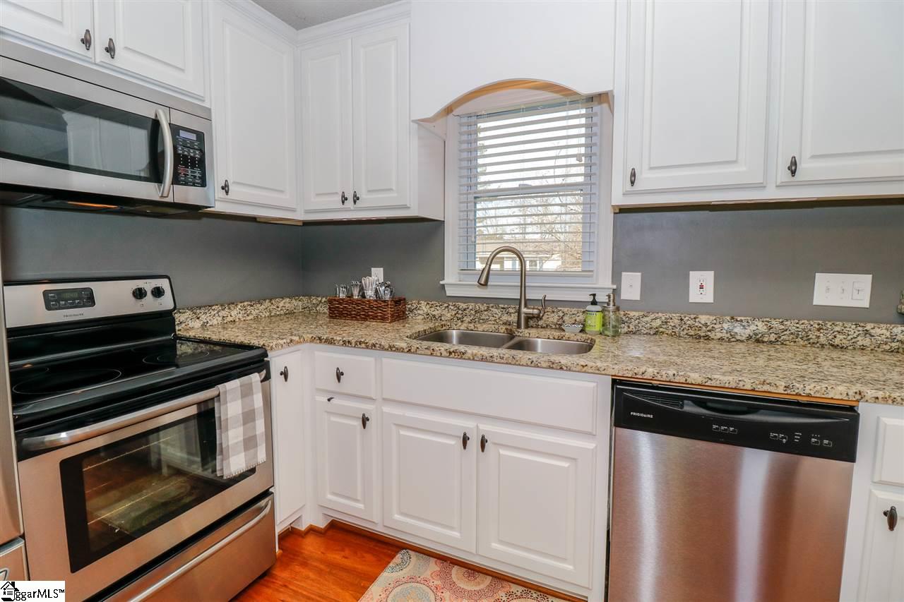 304 Jamestown Road Easley, SC 29640 - Photo 11 of 36