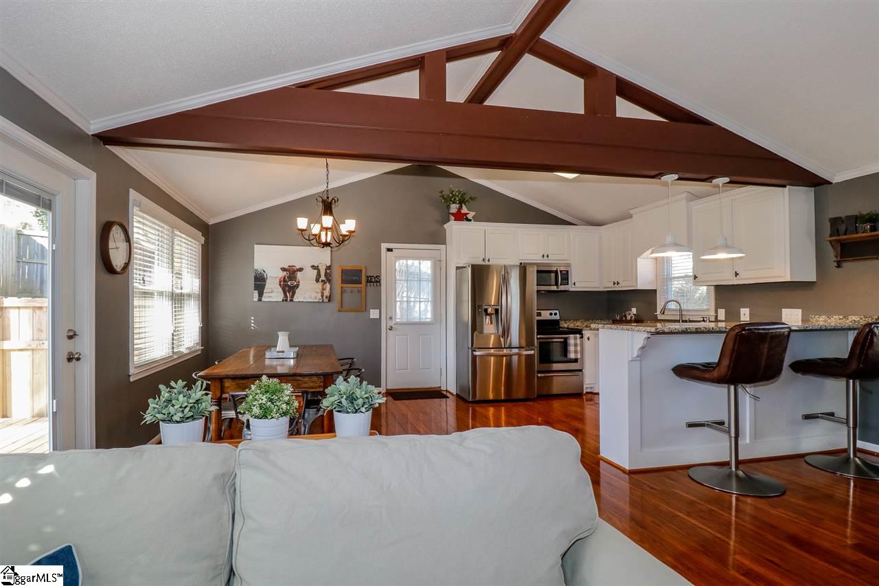304 Jamestown Road Easley, SC 29640 - Photo 14 of 36