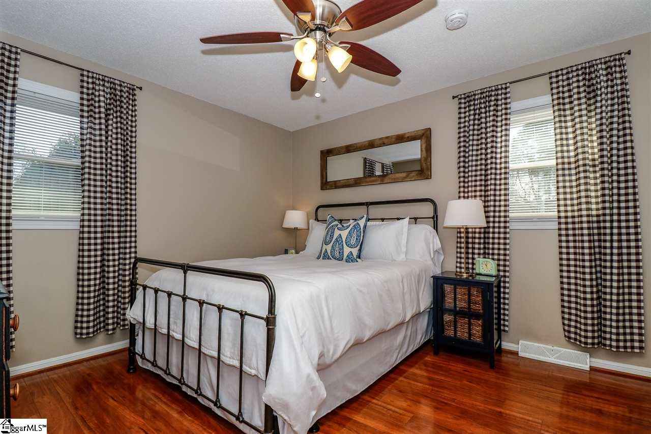 304 Jamestown Road Easley, SC 29640 - Photo 24 of 36