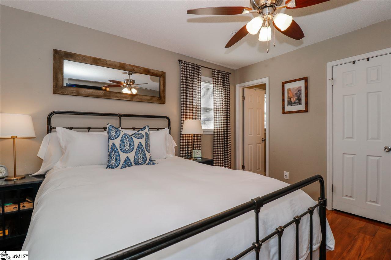 304 Jamestown Road Easley, SC 29640 - Photo 26 of 36