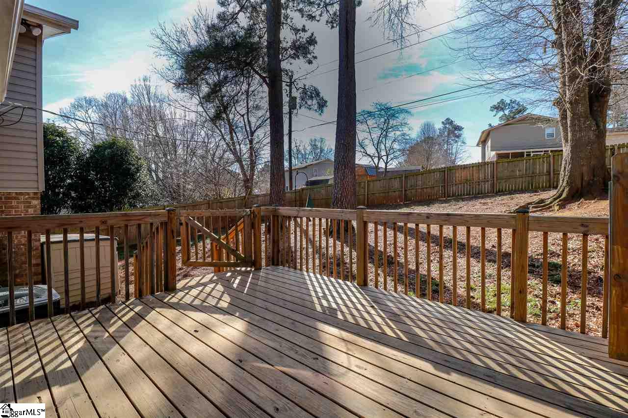 304 Jamestown Road Easley, SC 29640 - Photo 4 of 36