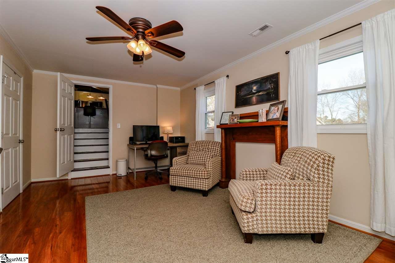 304 Jamestown Road Easley, SC 29640 - Photo 33 of 36