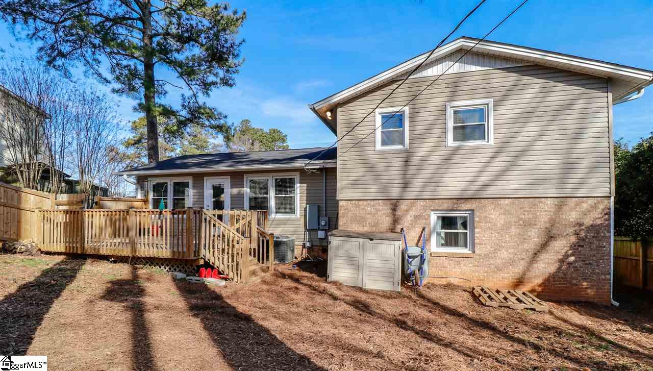 304 Jamestown Road Easley, SC 29640 - Photo 5 of 36