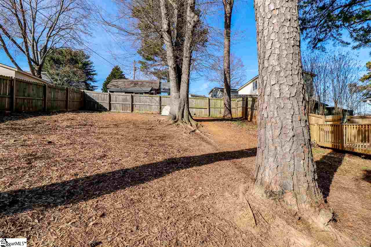 304 Jamestown Road Easley, SC 29640 - Photo 6 of 36