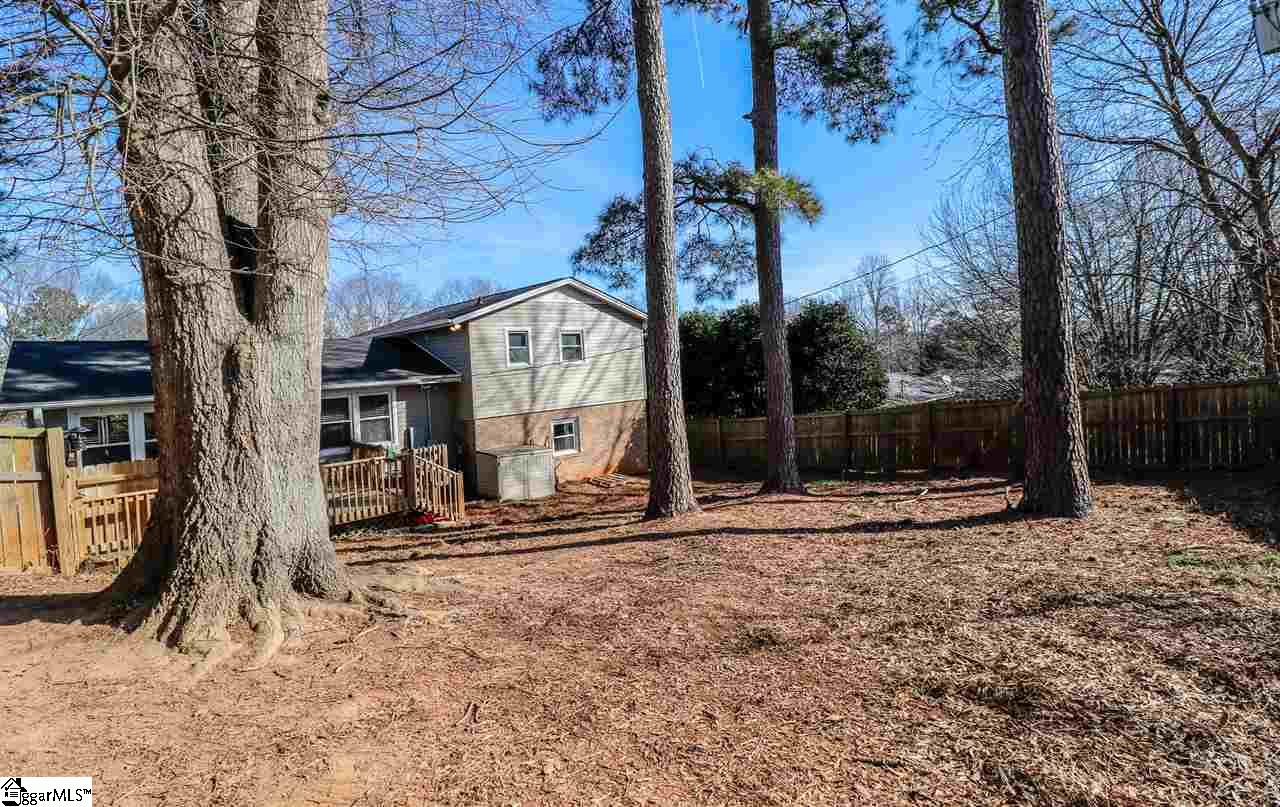 304 Jamestown Road Easley, SC 29640 - Photo 7 of 36