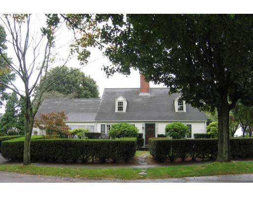 15 Londonderry Road Marblehead, MA 01945 - Photo 1 of 14 Gallery Image 1