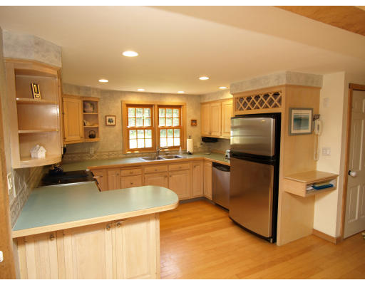 18 Burnham Road Bolton, MA 01740 - Photo 4 of 19