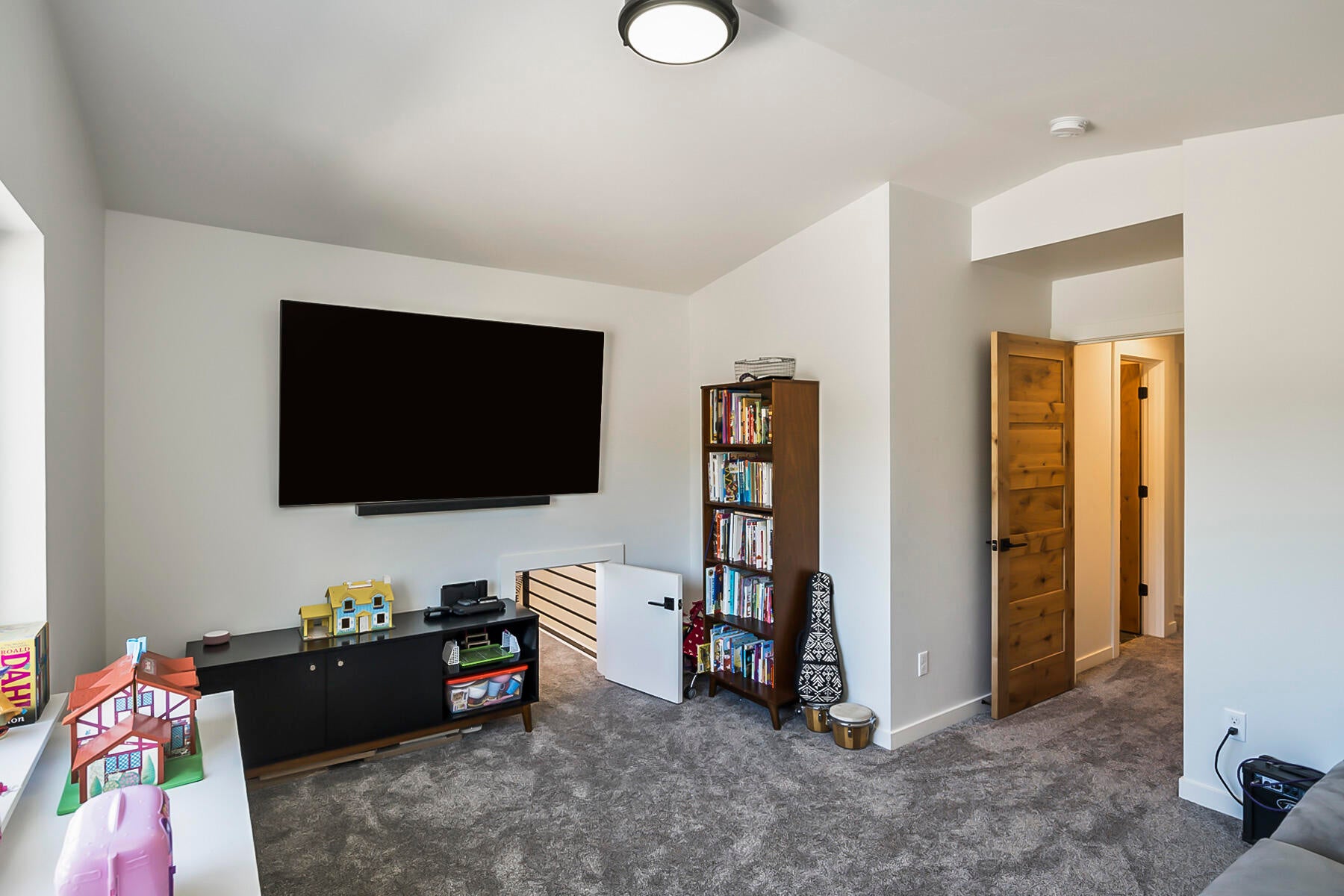 61188 Bachelor View Road Bend, OR 97702 - Photo 30 of 34 30 - Playroom 2
