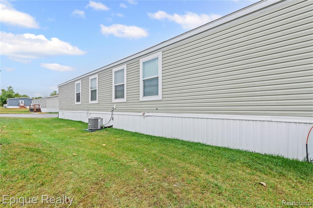 83 Elm Highland, MI 48357 - Photo 5 of 27