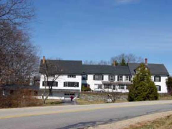 18 Hall Road Londonderry, NH 03053 - Photo 1 of 1