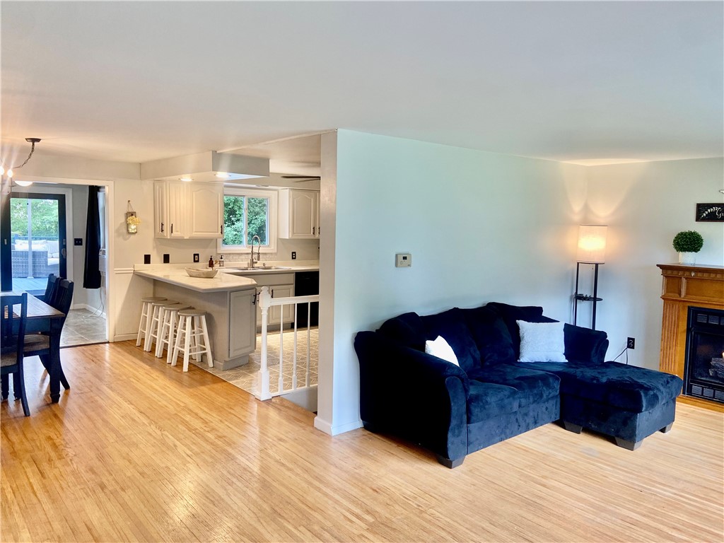 195 Wildbriar Road Henrietta, NY 14623 - Photo 5 of 31