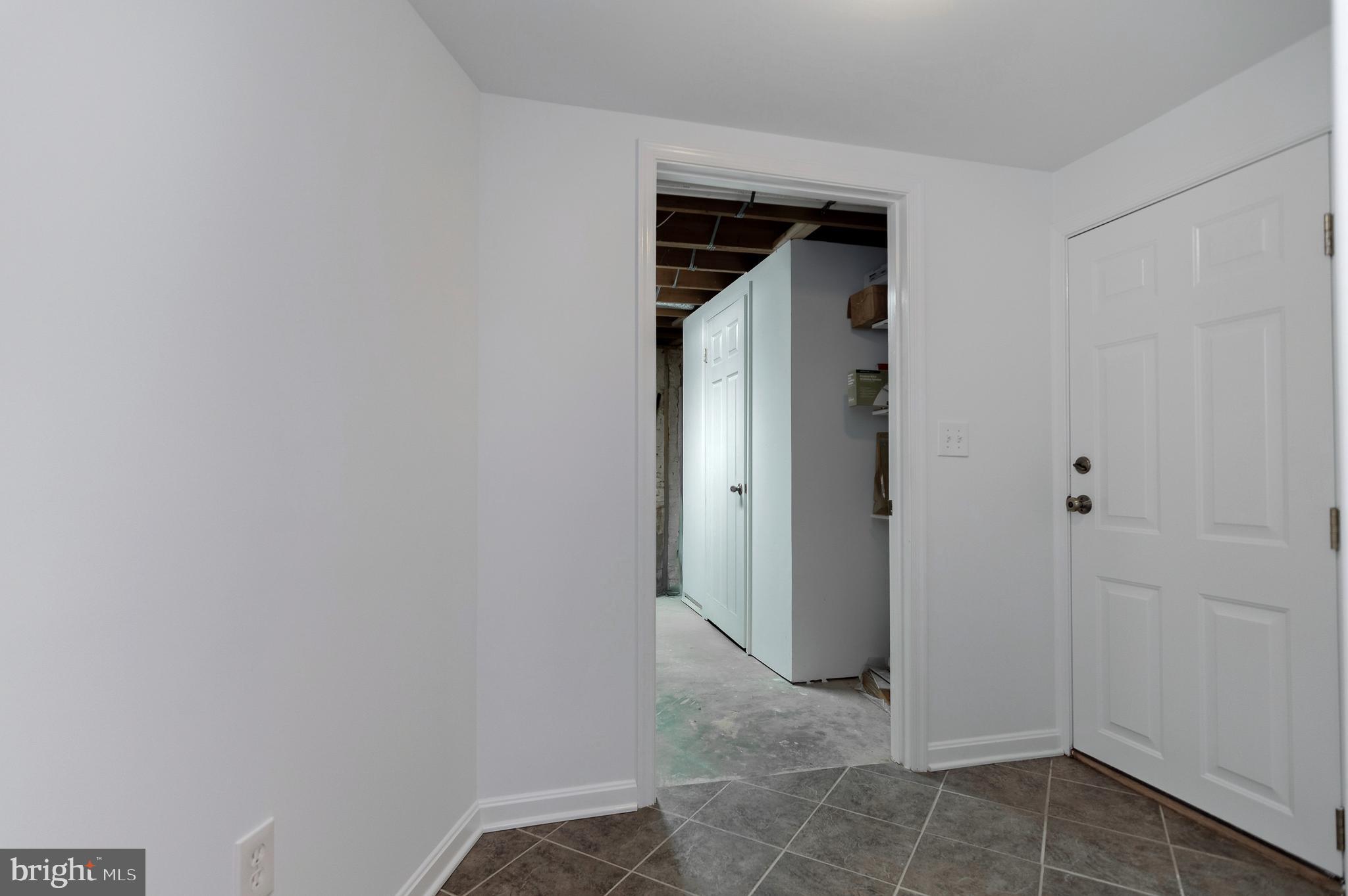 4043 20th Road North Arlington, VA 22207 - Photo 49 of 56 a view of a hallway