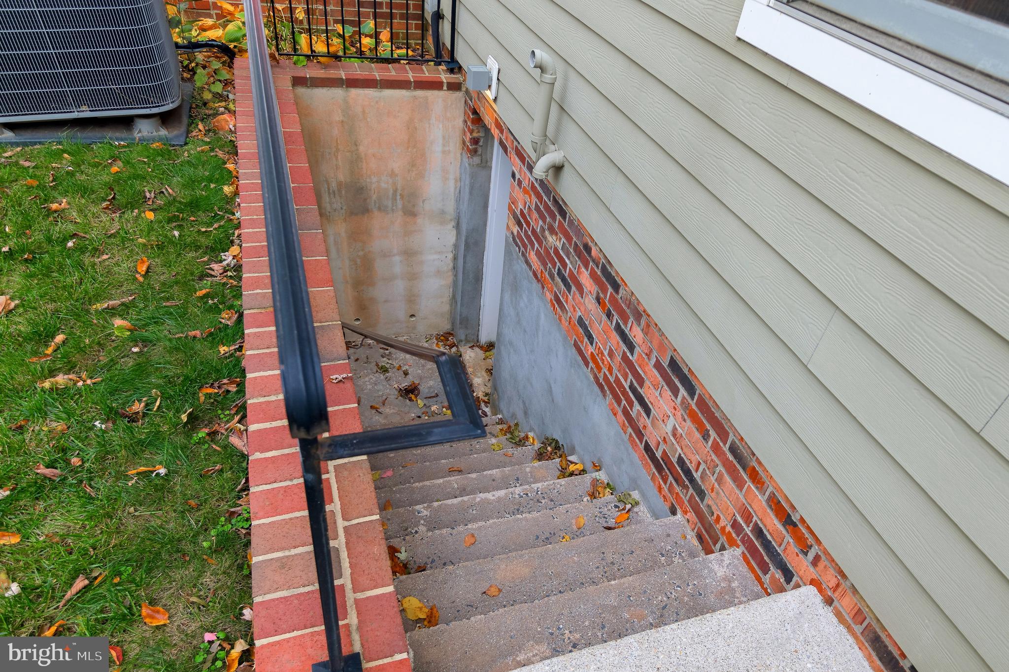 4043 20th Road North Arlington, VA 22207 - Photo 50 of 56 a view of entryway with a front door
