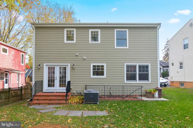 $6,000 | 4043 20th Road North, Arlington, VA 22207