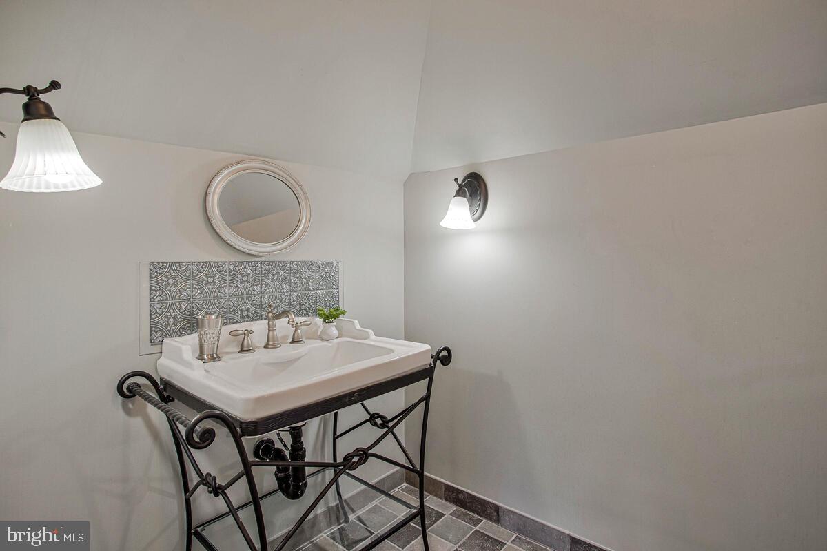 9733 Old Solomons Island Road Owings, MD 20736 - Photo 31 of 58