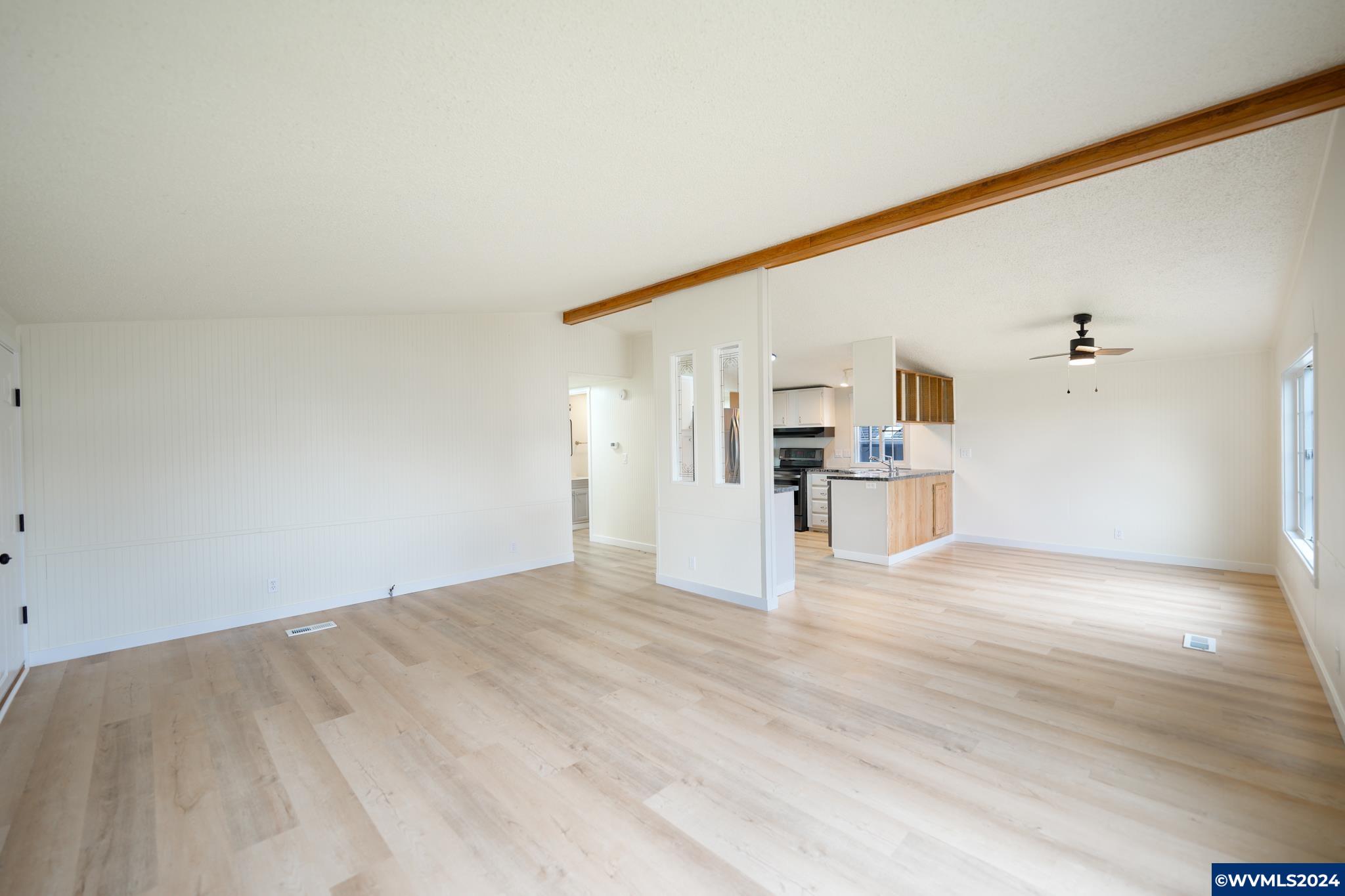5422 Portland Road Northeast, Unit 107B Salem, OR 97305 - Photo 5 of 29 Gallery Image 5