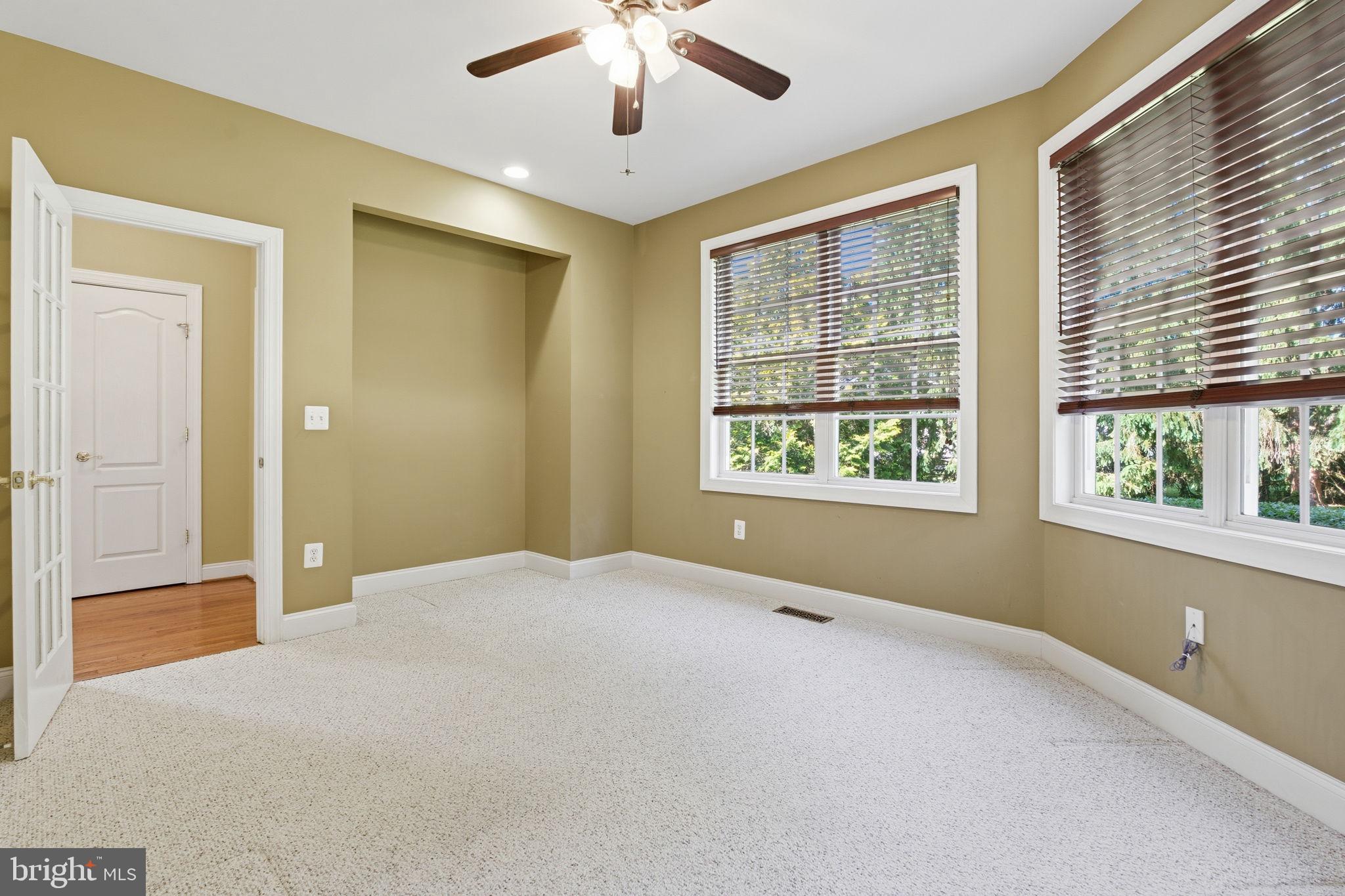 4004 Manor Oaks Road Phoenix, MD 21131 - Photo 21 of 52 Main floor office