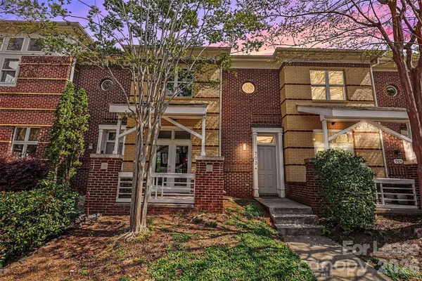 $2,600 | 703 East 8th Street, Charlotte, NC 28202