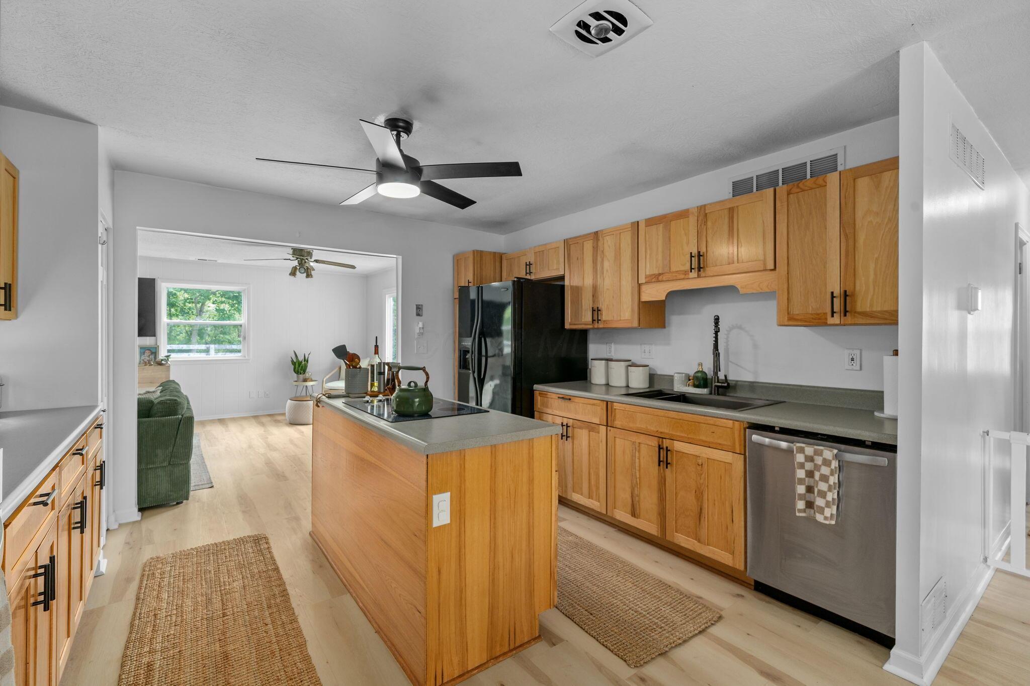 164 Hawthorne Road Sunbury, OH 43074 - Photo 6 of 50 9-web-or-mls-DSC04834