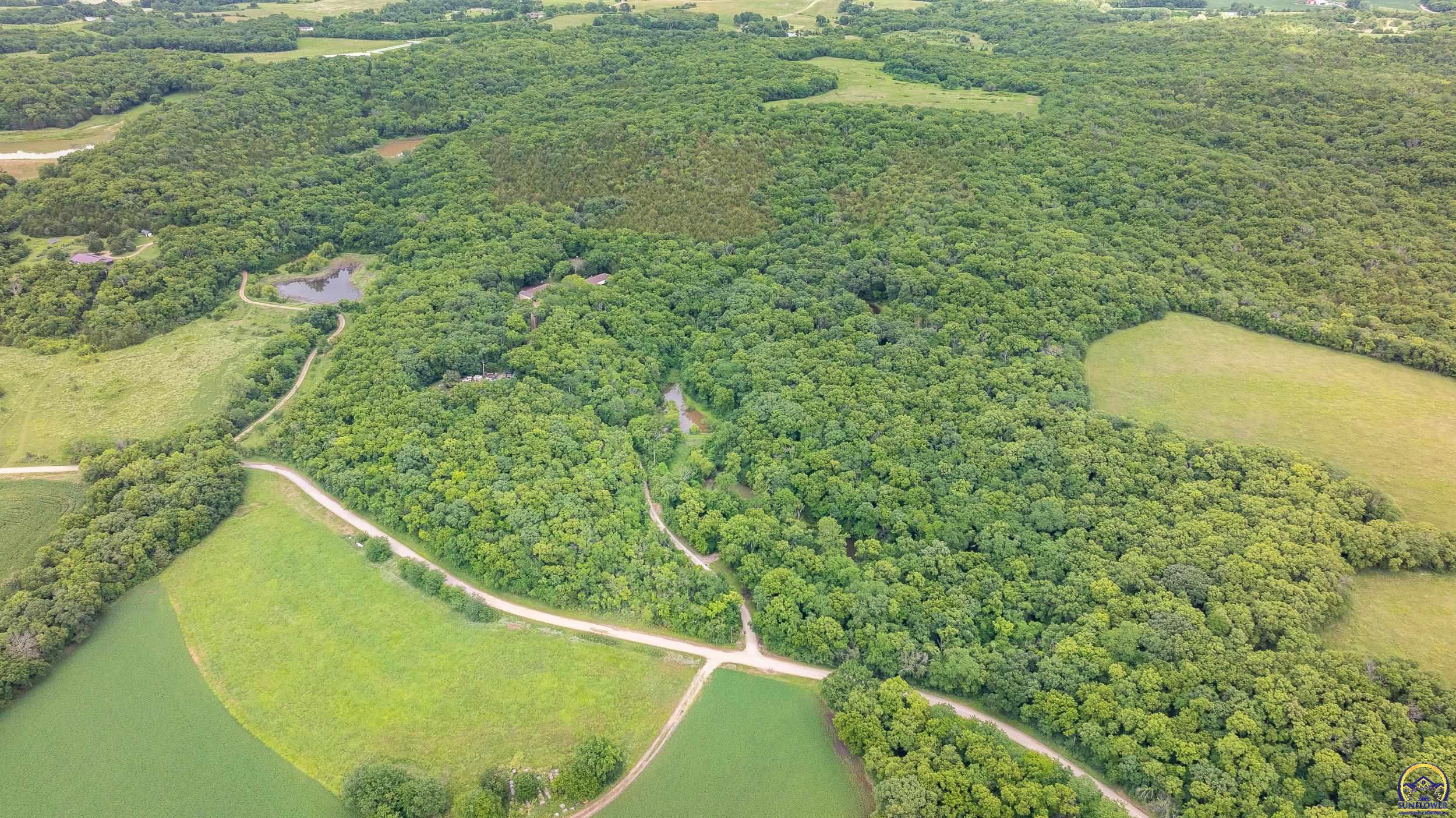 1757 Buck Creek Road Perry, KS 66073 - Photo 7 of 90