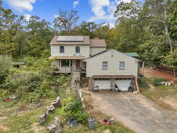 $760,000 | 827 Fountain Street, Woodbridge, CT 06525