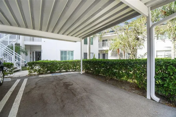 $299,000 | 3582 Indigo Pond Drive, Palm Harbor, FL 34685