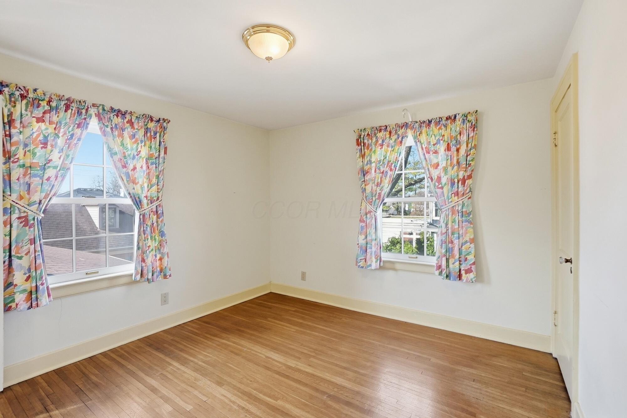 1627 Doone Road Upper Arlington, OH 43221 - Photo 36 of 37 Nice size rm. with good lighting.