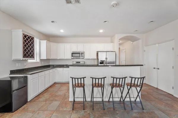 $3,650 | 1423 South Newberry Lane, Tempe, AZ 85281